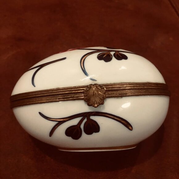 LIMOGES Vintage White Hand Made Porcelain Pink Blue Gold Floral Trinket Box Egg - Picture 7 of 10